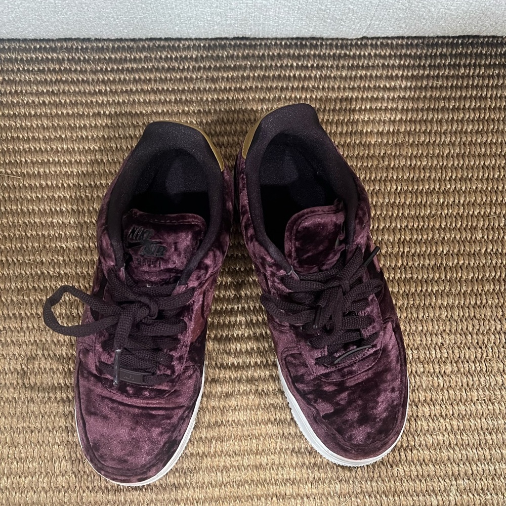 Nike Air Force 1 LVG GS Purple Velvet Sneakers
